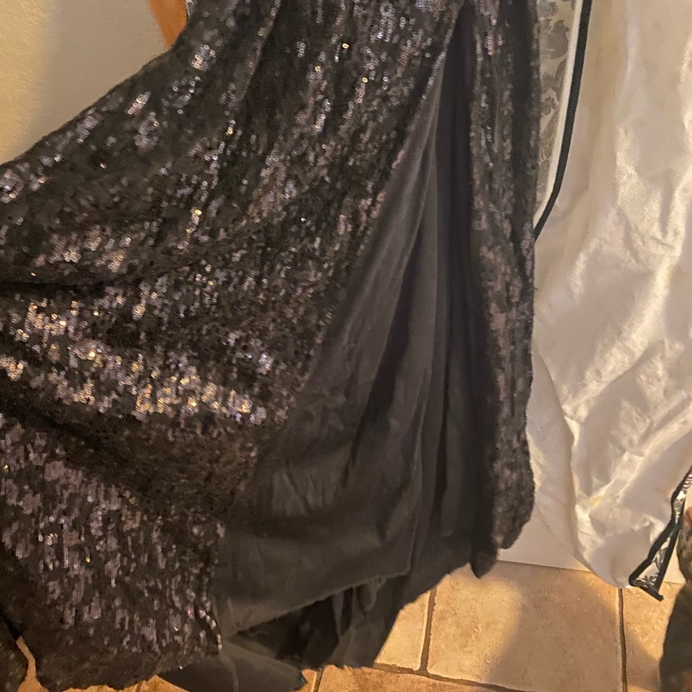 Black sequined prom dress - Picture 4 of 6